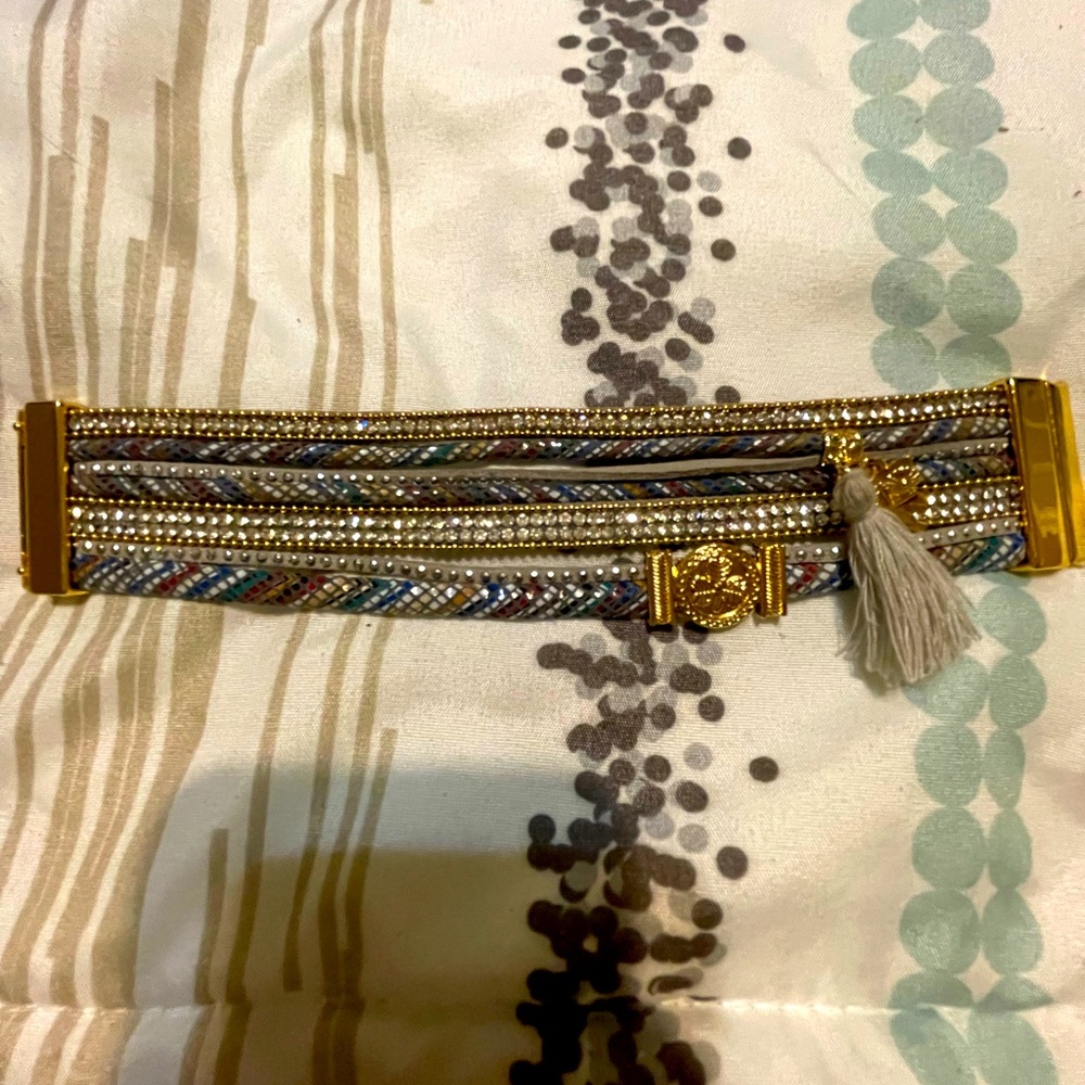 Gold, s. crystals, n multiple colored layered magnetic clasp bracelet